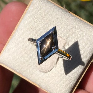Carmin // Sapphire Marquise Ring | Marquise Sapphire Solitaire | Modern Sapphire Ring | 14kt Star Sapphire | Black Sapphire Jewelry