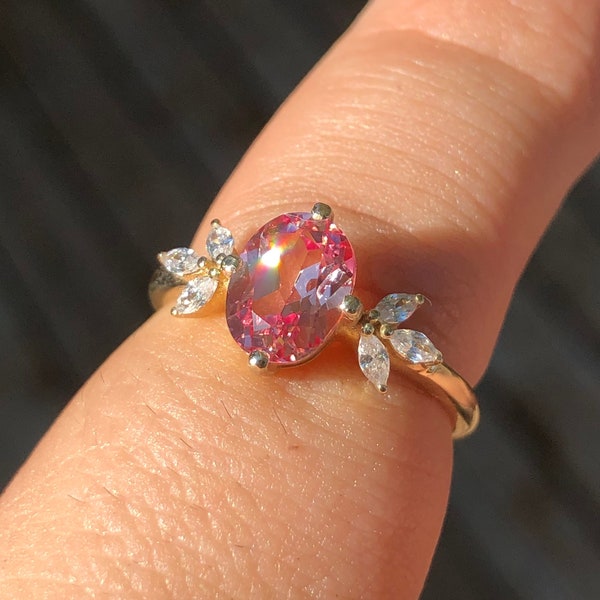 Tiana v.2 // Bague pêche et saphir | Bague de fiançailles moderne | Bijoux en or | Bague Padparadscha 14 kt | Bagues uniques | Bague de fiançailles saphir