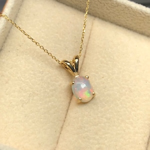 Ópalo // Opal Pendant | Opal Cabochon Pendant | Oval Necklace 14kt Gold | Dainty Gift for Her