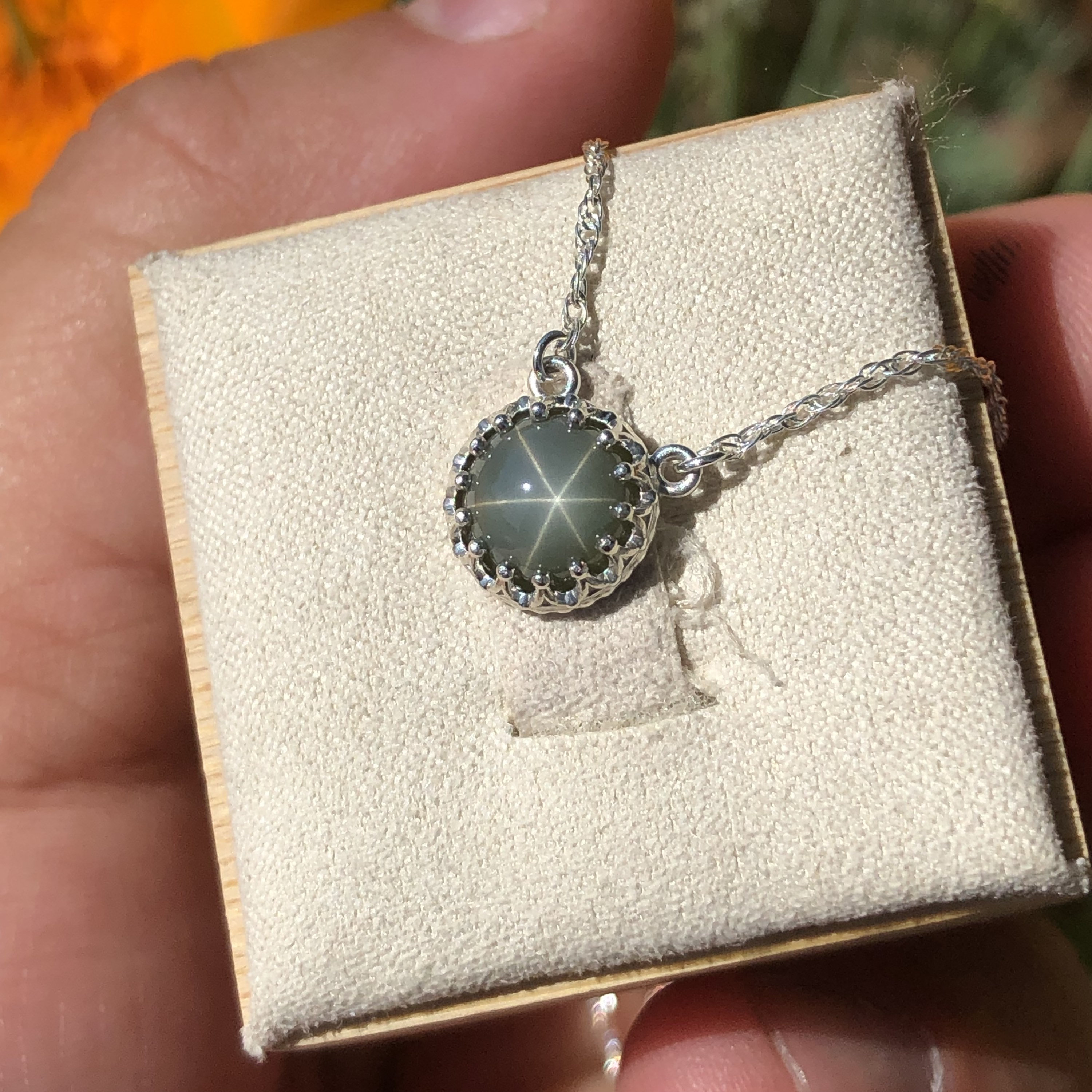 Ellie V.2 Round Cabochon Necklace Star Sapphire Pendant