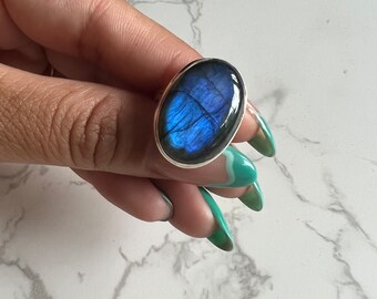 Anillo de labradorita - plata 925; anillo de cristal ovalado