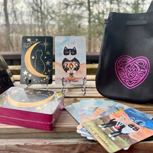 Tarot folklorique chat rose taille chevalet