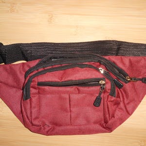 Waterproof Fanny Pack 4 Pockets Unisex Travel Waist Bag Burgundy