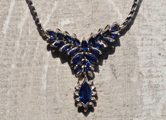 Collier Avec Pendentif En Or 18 Carats, Saphirs Et Diamants - Occasion Bon état Général
