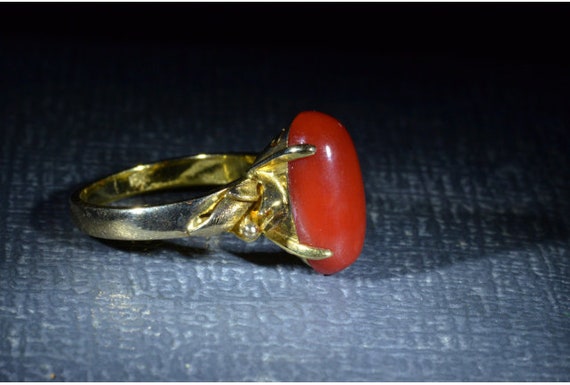 Vivid Coral Ring in Yellow Gold - image 2