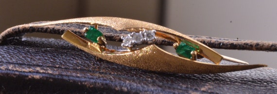 Midcentury Modern Signed Emerald & Diamond Brooch - image 1