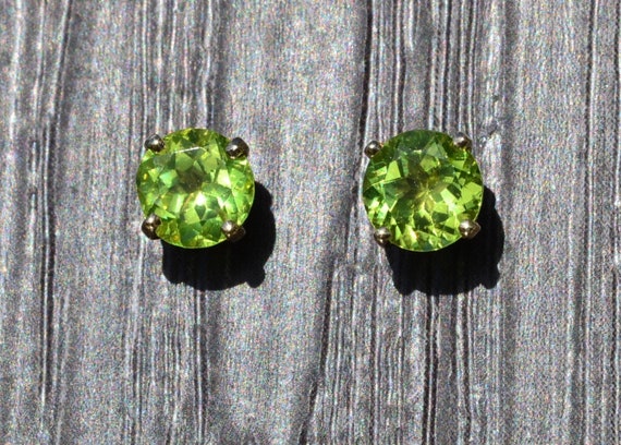 Ladies 14K Yellow Gold Peridot Stud Earrings - image 1