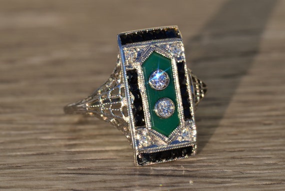 Antique Ladies Chalcedony, Onyx and Diamond Ring - image 5