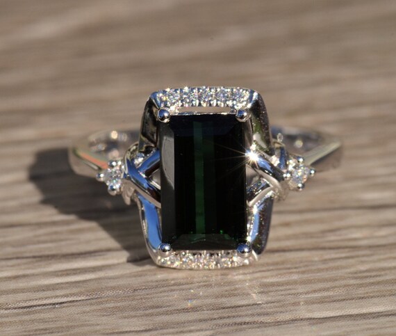 Contemporary White Gold Ring set with Dark Green Tourmaline and Diamonds