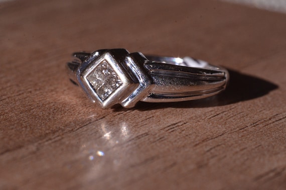 Modern Minimalist Ring in 14 Karat White Gold - image 2