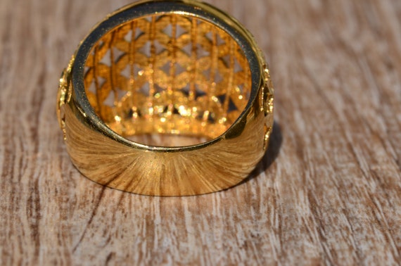 Diamond Cut Pierced Filigree Ring in Yellow Gold - image 4