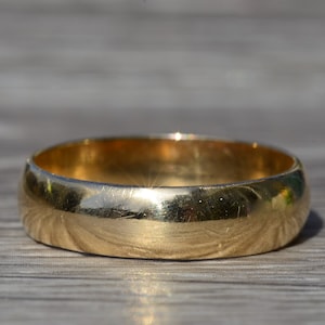 14K Yellow Gold Wedding Band Signed