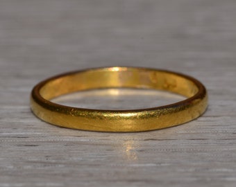 Ladies 22K Yellow Gold Engraved Wedding Band