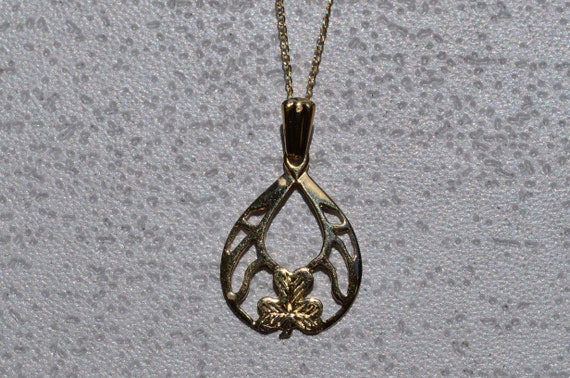 14K Yellow Gold Irish Shamrock Pendant - image 1