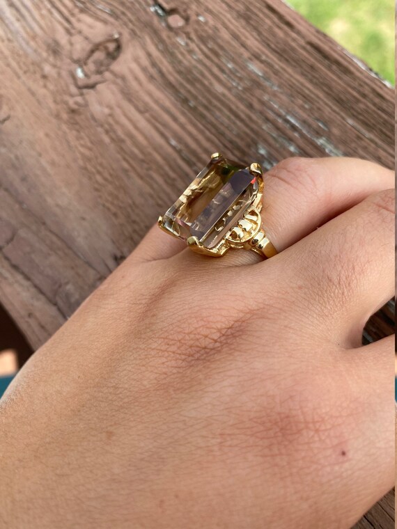 Impressive Quartz Ring in 14 Karat Yellow Gold - image 8