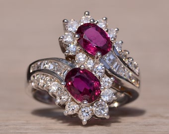 Natürlicher doppelter Rubin-Bypass-Ring mit Diamanten