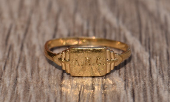 Antique Engraved Childs Ring in Yellow Gold - image 5