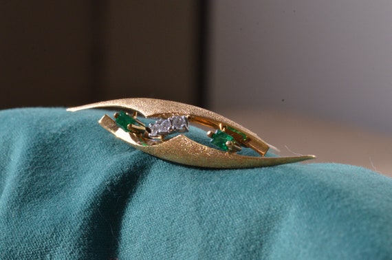 Midcentury Modern Signed Emerald & Diamond Brooch - image 3