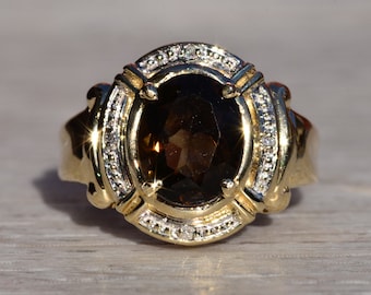 Ladies 14K Yellow Gold Ring set with Smokey Quartz and Diamonds