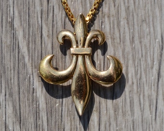 Vintage Fleur De Lis Pendant/ Pin Combination in Yellow Gold