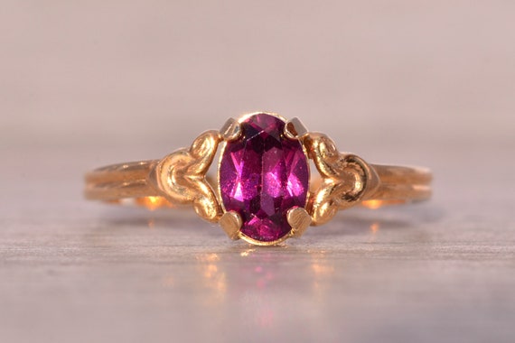 Amethyst Ring in Yellow Gold with Patterned Edge - image 1