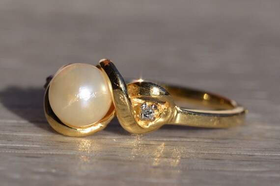 Ladies Yellow Gold Pearl and Diamond Ring - image 2