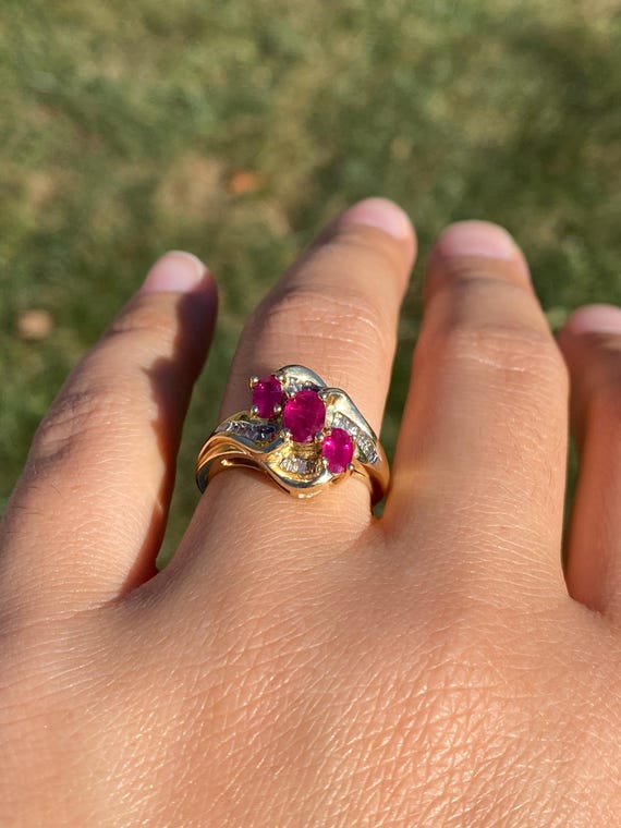 Past Present Future Ruby & Diamond Ring set with … - image 9