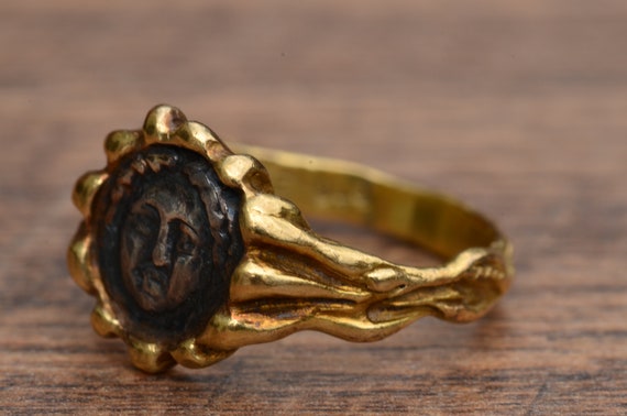 Signed Ring set with Ancient Coin Motif in 18 Kar… - image 6
