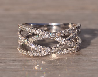 Anillo cruzado de diamantes naturales firmado