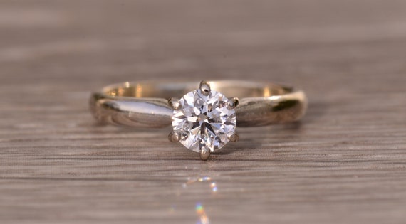 Solitaire Engagement Ring with 0.47 carat Natural… - image 1