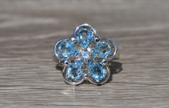 Ladies 14K Aquamarine and Diamond Floral Ring - image 6