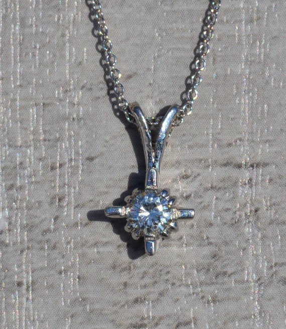 Ladies Vintage 14K Solitaire Diamond Necklace