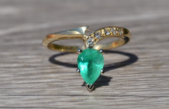 Ladies Vintage 14K Colombian Emerald and Diamond … - image 6
