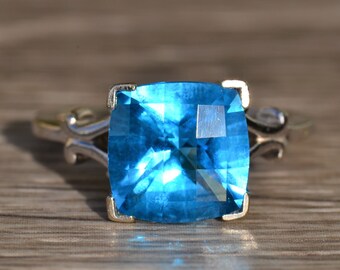 Zeitgenössische Damen Schachbrett Schliff Topas Ring in 14K
