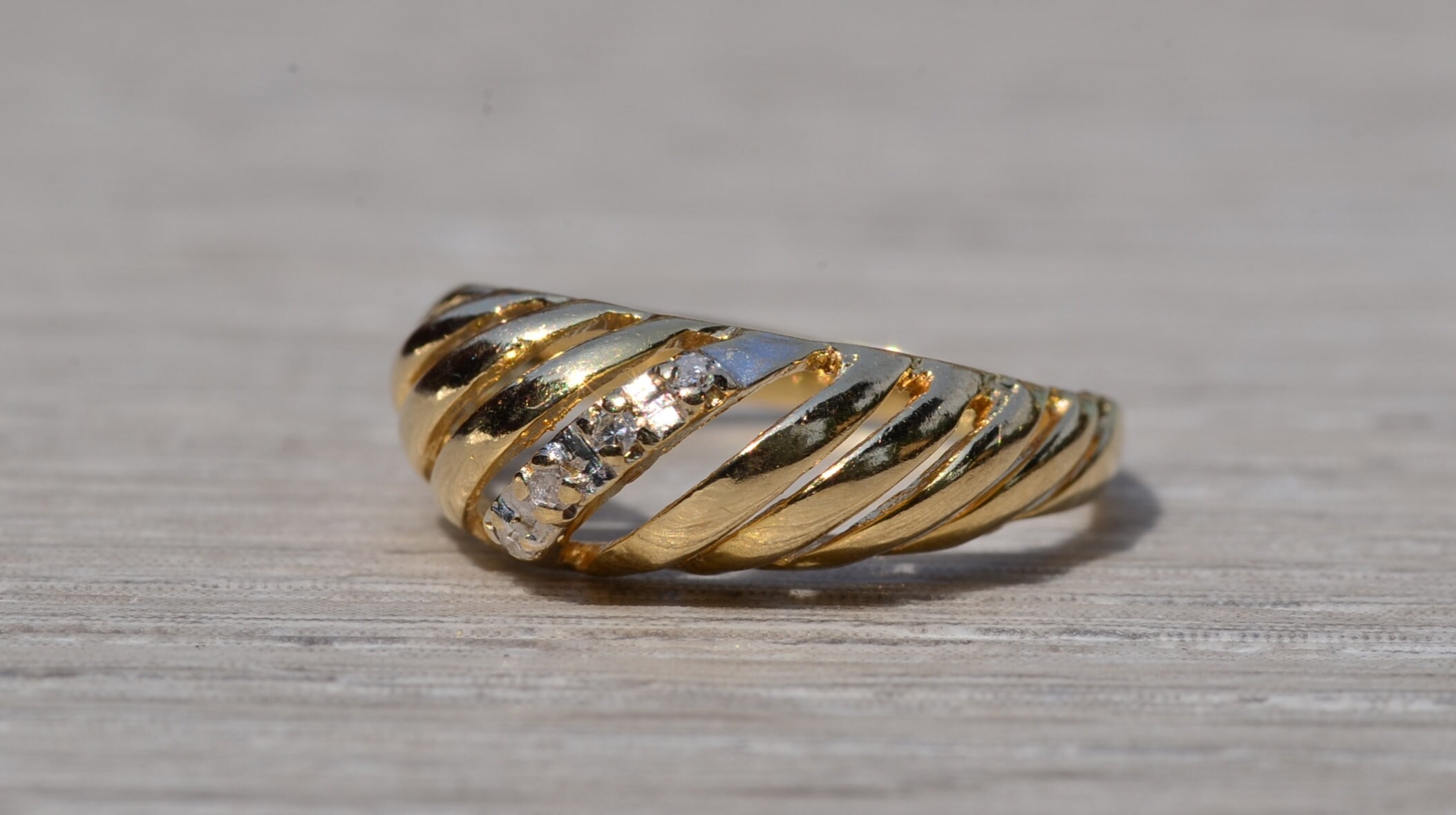Yellow Gold Waved Cocktail Ring With Diamonds Etsy Singapore