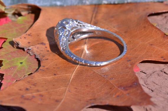 Antique Filigree Engagement Ring in 18 Karat Whit… - image 4