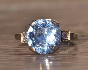 Ladies Antique 14K White Gold Ring set with Spinel