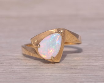 Australian Opal Ring in Yellow Gold