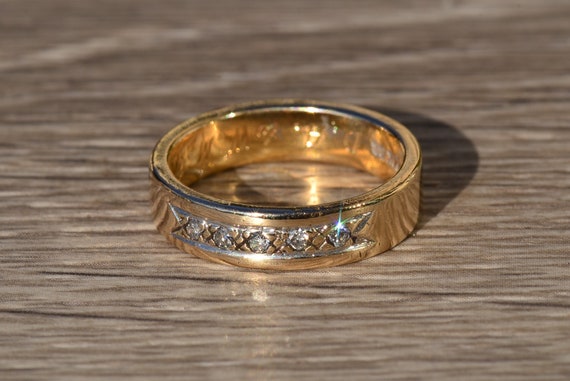 Men's Engraved 14K Gold and Diamond Wedding Band - image 6