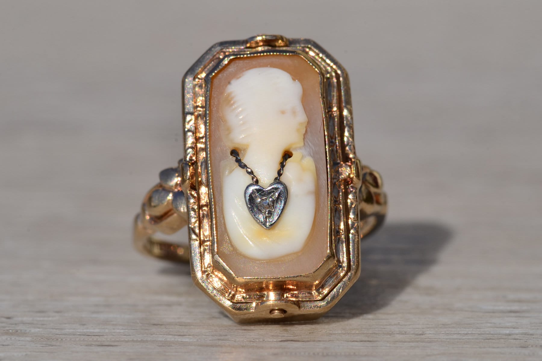 〜1910s onyx cameo リング GF 金張り ヴィンテージ Ladies Antique Esemco Signed Cameo and Onyx Flip Ring - Etsy