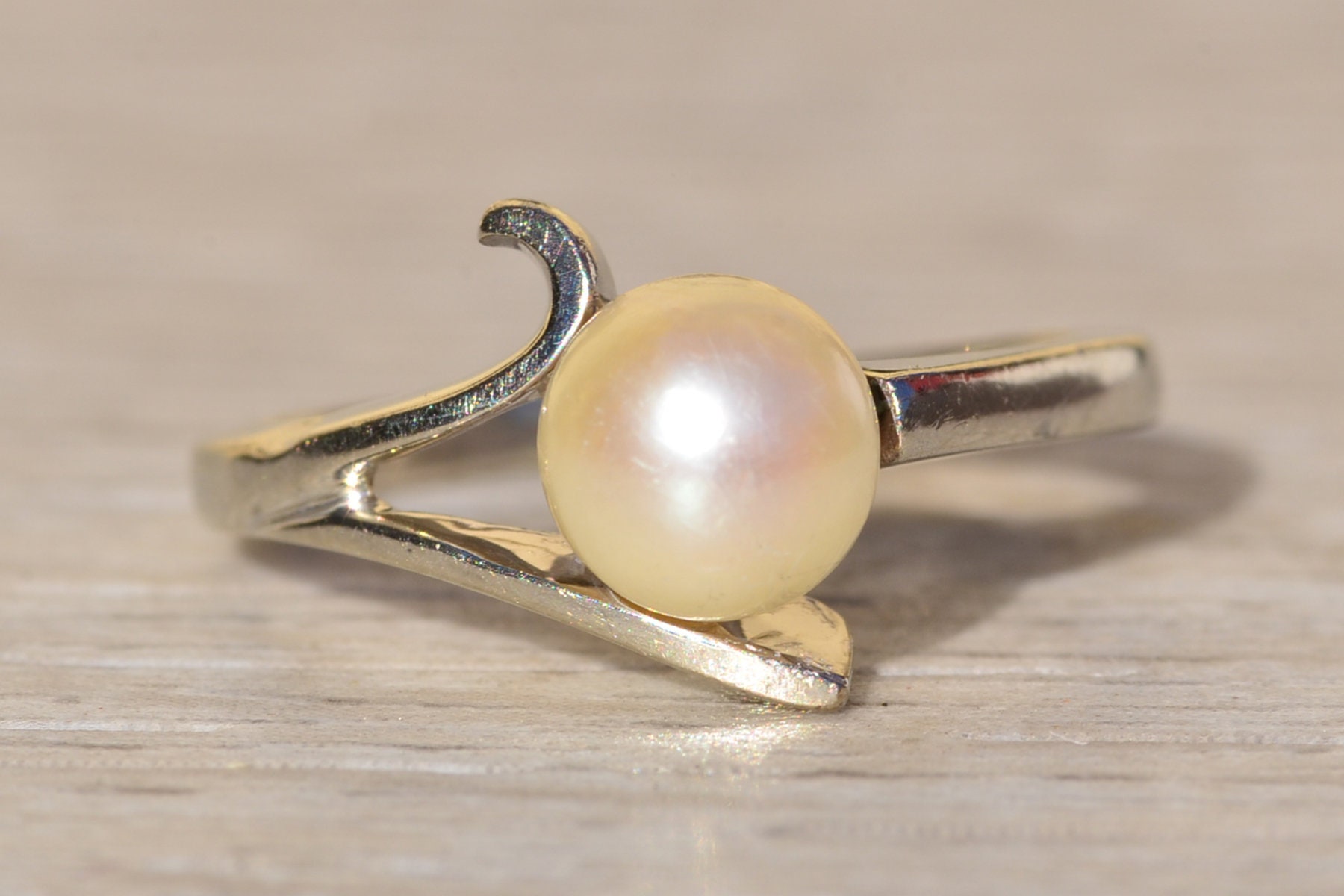 Ladies White Gold Pearl Wave Ring - Etsy