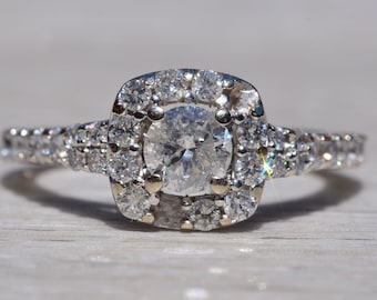 Kissenförmige Halo mit runden Brilliantschliff Diamant-Verlobungsring