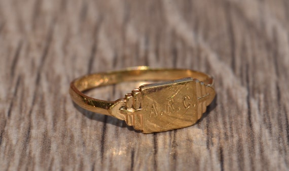 Antique Engraved Childs Ring in Yellow Gold - image 4