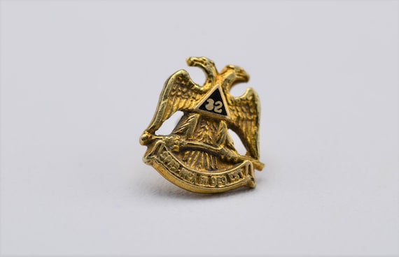 Vintage Double Headed Eagle Masonic Lapel Pin in Yellow Gold  display picture 1