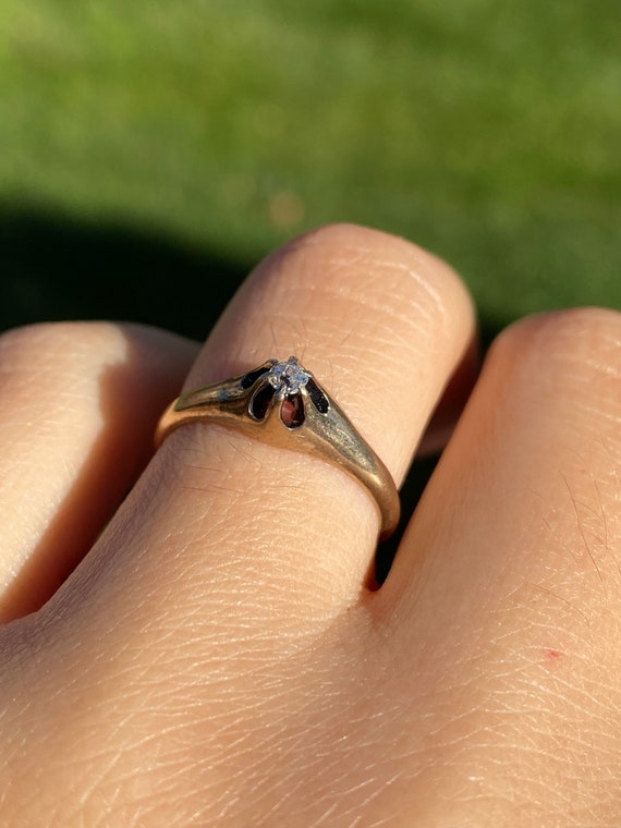 Ladies Antique 14K Diamond Promise Ring - image 9