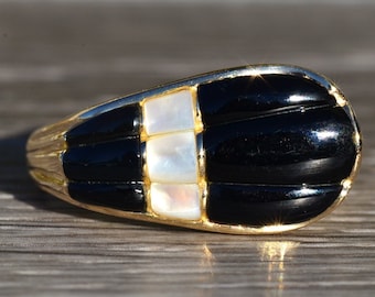 Ladies Kabana Signed 14K Gold Cocktail Ring with Onyx and Mother of Pearl