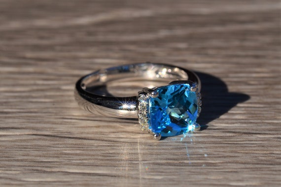 Contemporary Blue Topaz and Diamond Ring in 14 Ka… - image 5