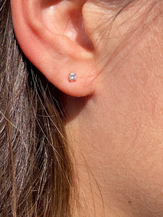 2.7mm Diamond Single Stud Earring in Yellow Gold - image 3