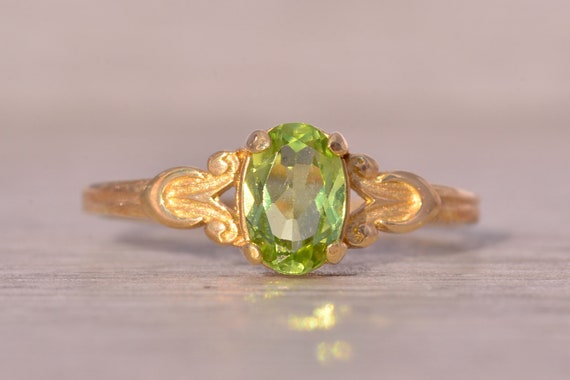 Peridot Ring in Yellow Gold with Patterned Shank - image 1