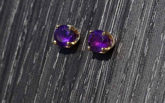 Ladies 14K Yellow Gold Amethyst Stud Earrings - image 2